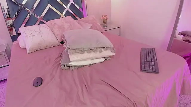 Snapshot of Miakhalifa_7 chatting on March 2025 05:48:02 PM Miakhalifa 7 online show from March 2025 05:48:02 PM