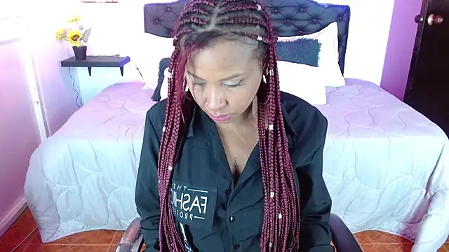Snapshot of Dominik_girl chatting on March 2025 06:16:01 AM Dominik girl online show from March 2025 06:16:01 AM