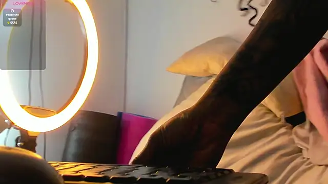 Alejandra Dunn online show from February 2025 01:50:02 PM