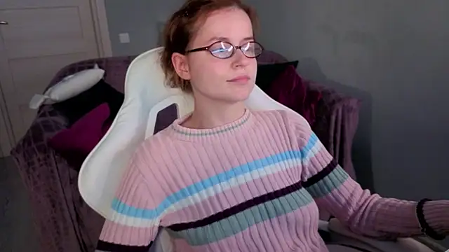 reb luvng online show from September 2025 01:57:02 PM