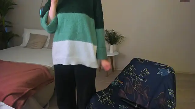 reb luvng online show from October 2025 02:04:02 PM