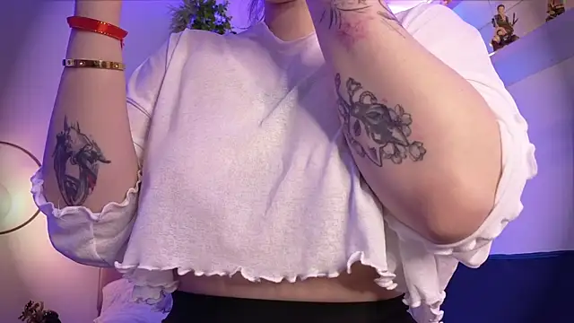 albaismynameX online show from September 2025 12:10:02 PM