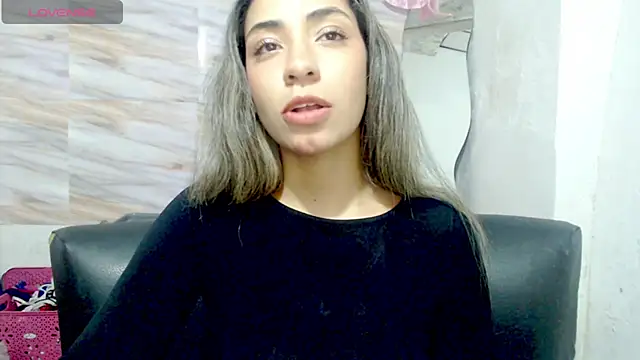 Snapshot of mariana_190 chatting on December 2024 11:25:01 PM mariana 190 online show from December 2024 11:25:01 PM