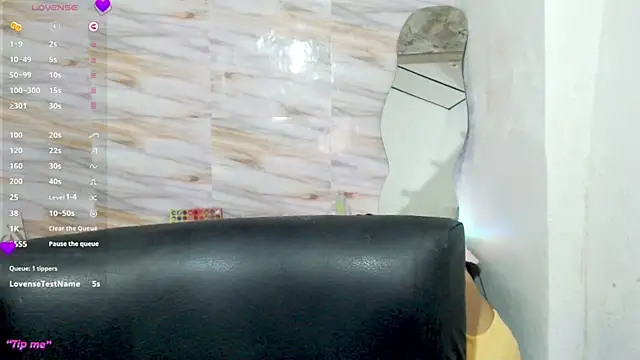 Snapshot of mariana_190 chatting on January 2025 01:42:01 AM mariana 190 online show from January 2025 01:42:01 AM