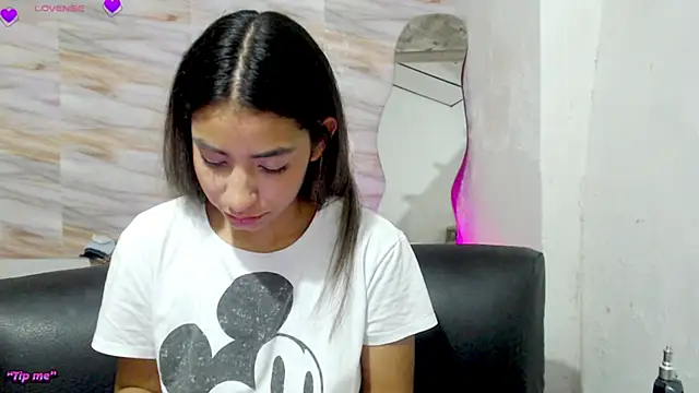 Snapshot of mariana_190 chatting on March 2025 03:26:01 AM mariana 190 online show from March 2025 03:26:01 AM