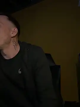 Zsombo21cm online show from April 2026 04:39:01 PM