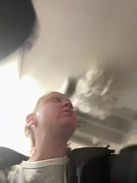 Snapshot of SexyB214 chatting on December 2024 07:31:02 PM SexyB214 online show from December 2024 07:31:02 PM