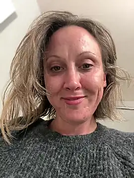 Snapshot of SexyB214 chatting on December 2024 10:55:02 PM SexyB214 online show from December 2024 10:55:02 PM