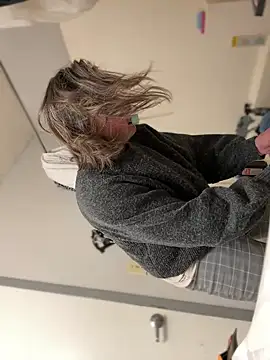 Snapshot of SexyB214 chatting on December 2024 07:07:02 PM SexyB214 online show from December 2024 07:07:02 PM