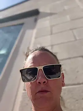 Snapshot of SexyB214 chatting on February 2025 07:27:01 PM SexyB214 online show from February 2025 07:27:01 PM