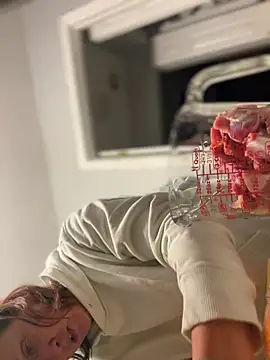 Snapshot of SexyB214 chatting on March 2025 06:02:02 AM SexyB214 online show from March 2025 06:02:02 AM