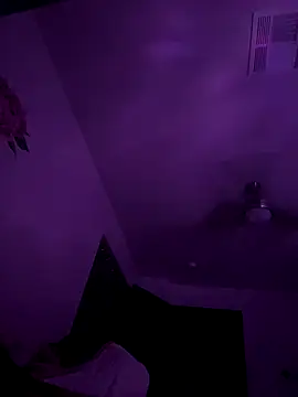 Snapshot of SexyB214 chatting on September 2025 10:28:01 AM SexyB214 online show from September 2025 10:28:01 AM