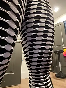 Snapshot of SexyB214 chatting on October 2025 03:27:02 AM SexyB214 online show from October 2025 03:27:02 AM