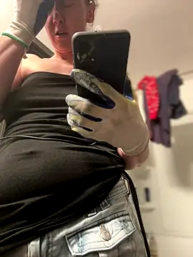 Snapshot of SexyB214 chatting on October 2025 07:53:02 PM SexyB214 online show from October 2025 07:53:02 PM