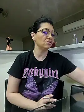 Milf Abigail online show from January 2025 10:10:01 PM