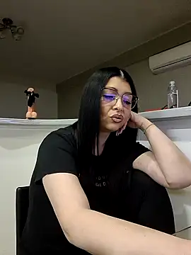 Milf Abigail online show from February 2025 05:10:01 AM