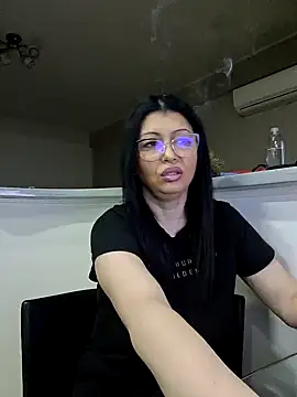 Milf Abigail online show from February 2025 01:11:02 AM