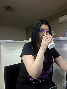 Milf Abigail online show from March 2025 12:53:01 AM