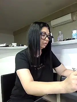 Milf Abigail online show from September 2025 01:17:02 AM