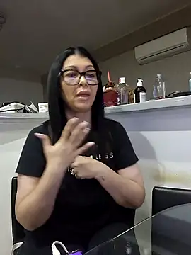 Milf Abigail online show from September 2025 01:40:02 AM