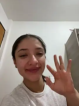 Snapshot of Alicia_ALICIA chatting on May 2026 04:34:02 PM Alicia ALICIA online show from May 2026 04:34:02 PM
