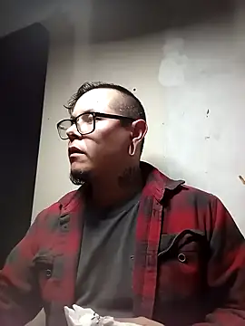 Snapshot of AlanDickson chatting on January 2025 05:02:01 AM AlanDickson online show from January 2025 05:02:01 AM