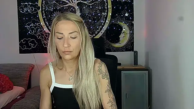 Snapshot of SexxyLiviaa chatting on July 2026 04:49:02 AM SexxyLiviaa online show from July 2026 04:49:02 AM