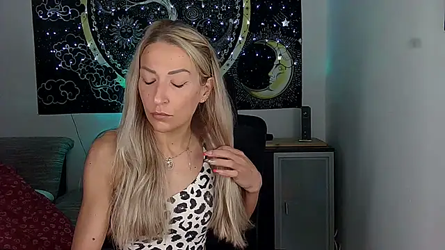 Snapshot of SexxyLiviaa chatting on July 2026 02:05:02 AM SexxyLiviaa online show from July 2026 02:05:02 AM
