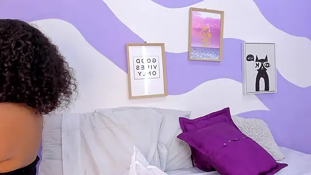 Snapshot of MONAAXXX_ chatting on January 2025 02:26:01 PM MONAAXXX online show from January 2025 02:26:01 PM