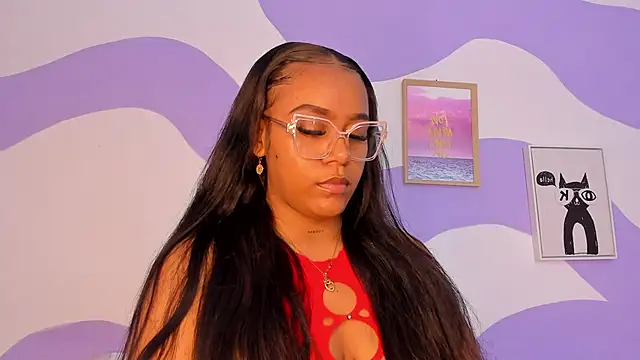 Snapshot of MONAAXXX_ chatting on February 2025 04:10:02 PM MONAAXXX online show from February 2025 04:10:02 PM