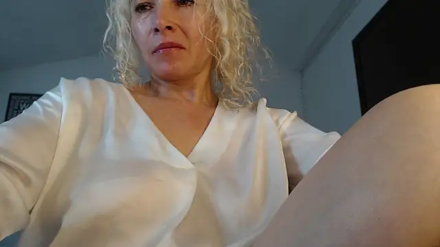 Ingridbergman online show from January 2025 04:48:01 PM