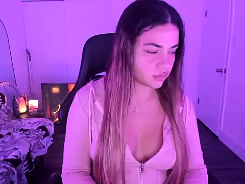 MelSaunders online show from December 2025 02:21:01 AM