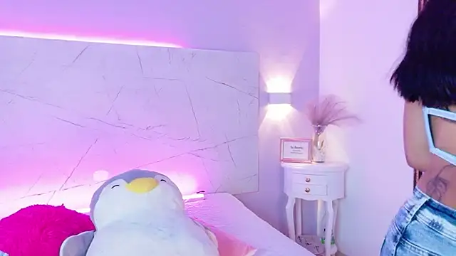 AbrilBrent online show from November 2025 07:49:02 PM