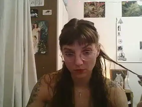 Snapshot of SweetyBabyDemon chatting on December 2024 10:21:01 PM SweetyBabyDemon online show from December 2024 10:21:01 PM