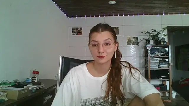 SweetyBabyDemon online show from April 2026 04:45:01 PM