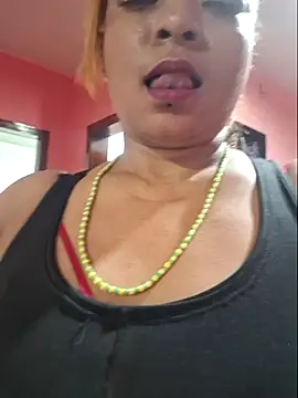 Snapshot of gatadeojosclaros chatting on February 2025 07:51:02 AM gatadeojosclaros online show from February 2025 07:51:02 AM