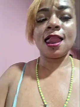 Snapshot of gatadeojosclaros chatting on February 2025 07:35:01 AM gatadeojosclaros online show from February 2025 07:35:01 AM
