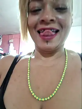 Snapshot of gatadeojosclaros chatting on February 2025 05:08:01 AM gatadeojosclaros online show from February 2025 05:08:01 AM