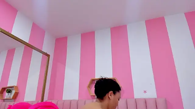 ISABELLA 020 online show from September 2025 01:25:02 PM