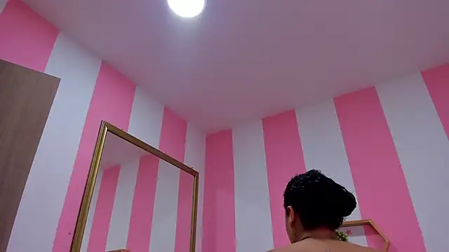 ISABELLA 020 online show from November 2025 12:40:02 PM