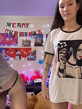 Snapshot of Heart_Ass chatting on December 2024 06:09:02 AM Heart Ass online show from December 2024 06:09:02 AM