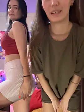 Snapshot of Heart_Ass chatting on January 2025 06:14:01 AM Heart Ass online show from January 2025 06:14:01 AM