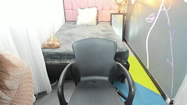 EmmaaEvans  online show from January 2025 02:57:01 PM