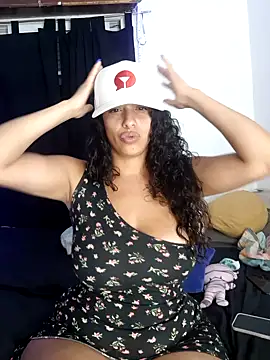 Shura xxxBig online show from February 2026 06:26:01 AM