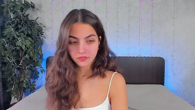 Snapshot of Milana_Crystal_ chatting on December 2024 08:11:02 AM Milana Crystal online show from December 2024 08:11:02 AM