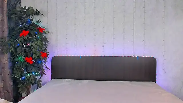 Snapshot of Milana_Crystal_ chatting on December 2024 11:18:01 AM Milana Crystal online show from December 2024 11:18:01 AM