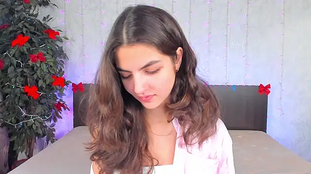 Snapshot of Milana_Crystal_ chatting on December 2024 08:00:02 AM Milana Crystal online show from December 2024 08:00:02 AM