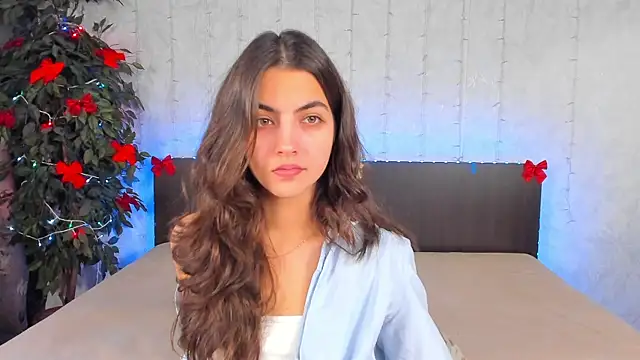 Snapshot of Milana_Crystal_ chatting on December 2024 08:10:02 AM Milana Crystal online show from December 2024 08:10:02 AM