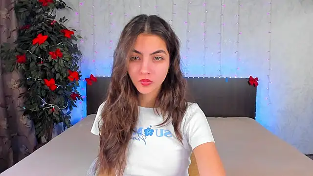Snapshot of Milana_Crystal_ chatting on January 2025 08:13:01 AM Milana Crystal online show from January 2025 08:13:01 AM