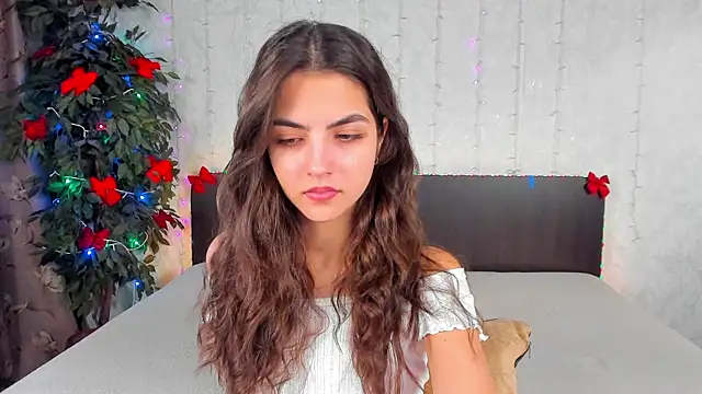 Snapshot of Milana_Crystal_ chatting on January 2025 08:18:02 AM Milana Crystal online show from January 2025 08:18:02 AM